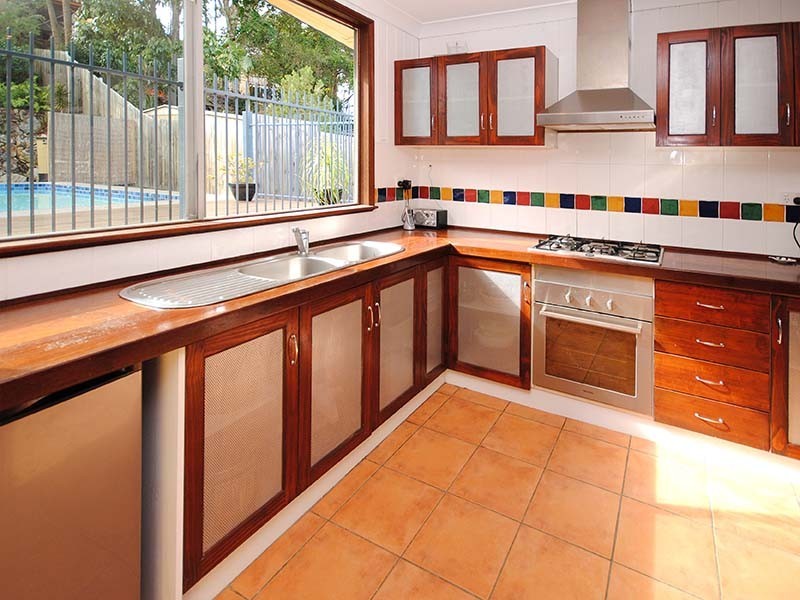 4 Wallaroy Court, Ferny Hills QLD 4055