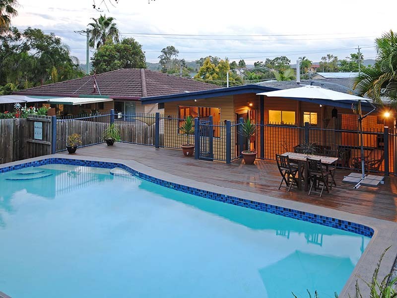 4 Wallaroy Court, Ferny Hills QLD 4055