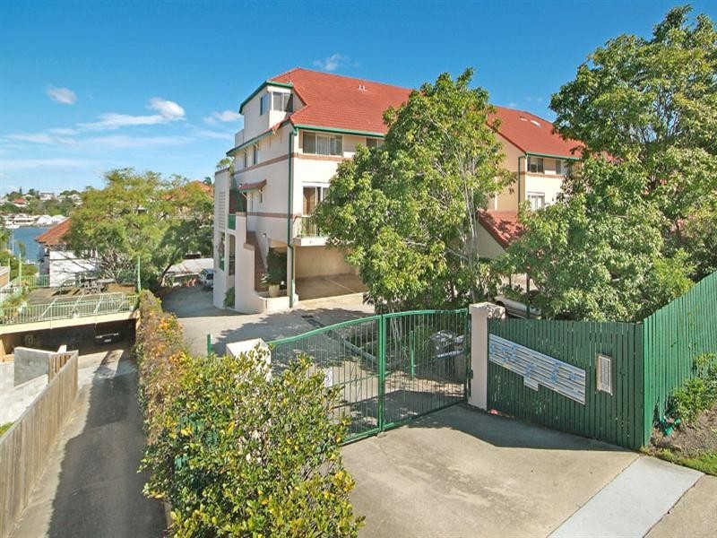 Unit 27/17 Whyenbah Street, Hamilton QLD 4007