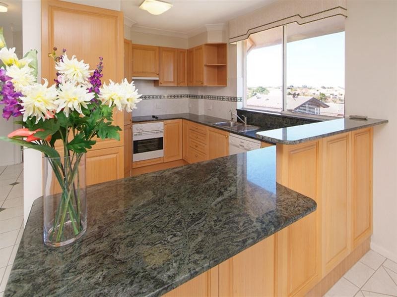 Unit 27/17 Whyenbah Street, Hamilton QLD 4007