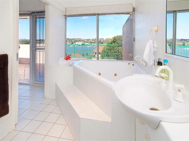 Unit 27/17 Whyenbah Street, Hamilton QLD 4007