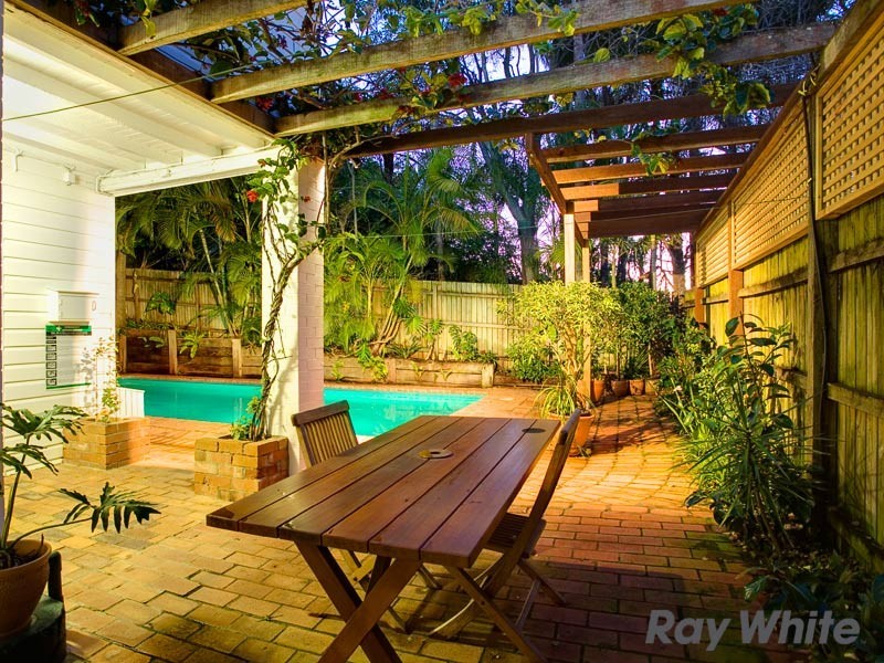 4 Dennison Street, Ascot QLD 4007