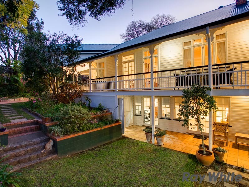 4 Dennison Street, Ascot QLD 4007