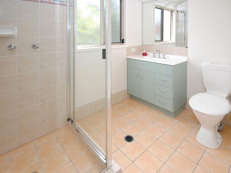 4 Shaw Road, Wooloowin QLD 4030