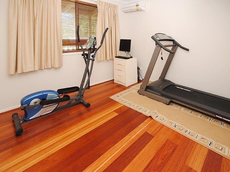 4 Shaw Road, Wooloowin QLD 4030