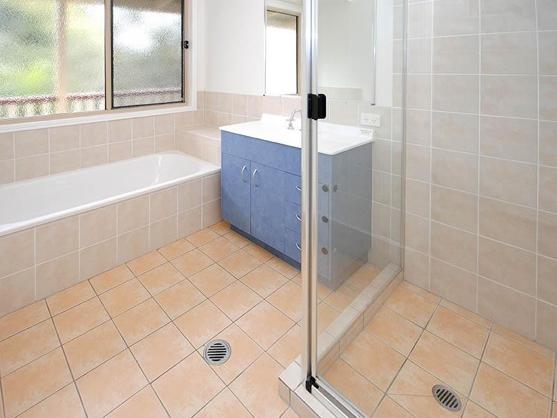 4 Shaw Road, Wooloowin QLD 4030