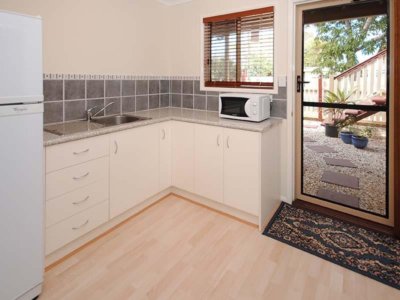 4 Shaw Road, Wooloowin QLD 4030