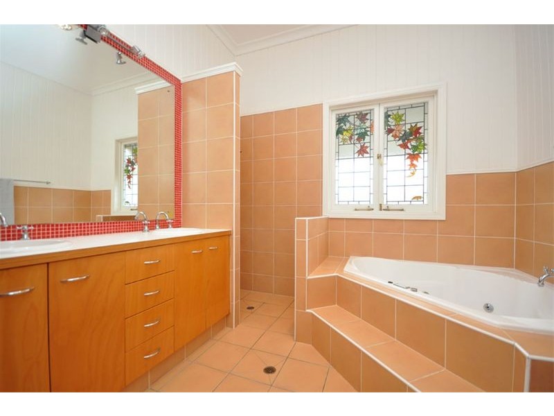 65 Grantson Street, Windsor QLD 4030