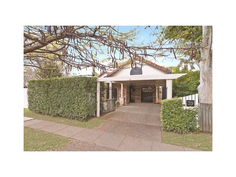 39 Sparkes Avenue, Hamilton QLD 4007