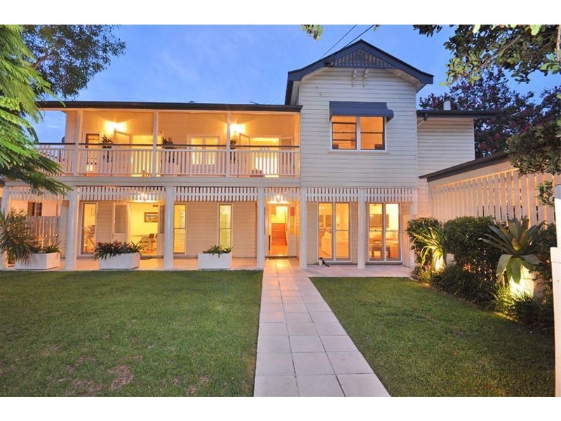 8 McGregor Street, Clayfield QLD 4011