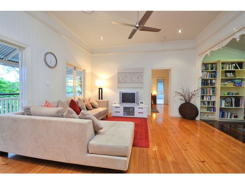 8 McGregor Street, Clayfield QLD 4011