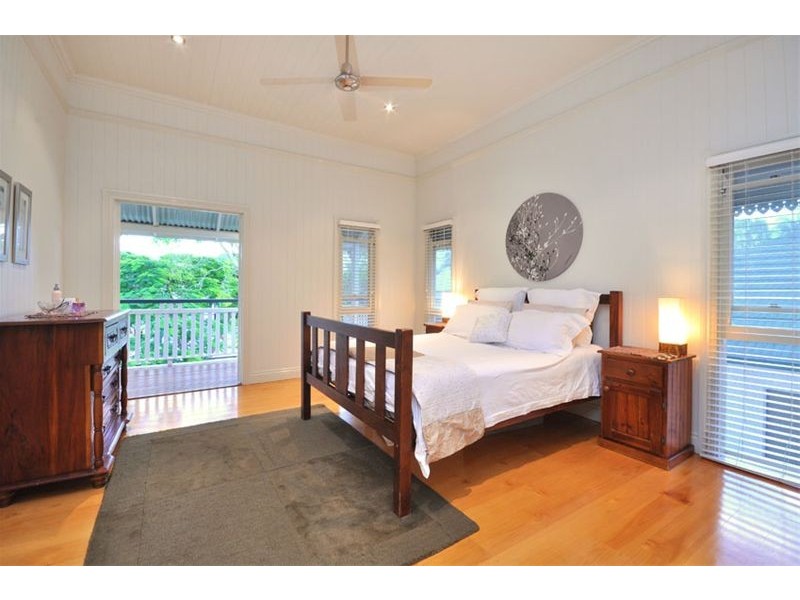 8 McGregor Street, Clayfield QLD 4011