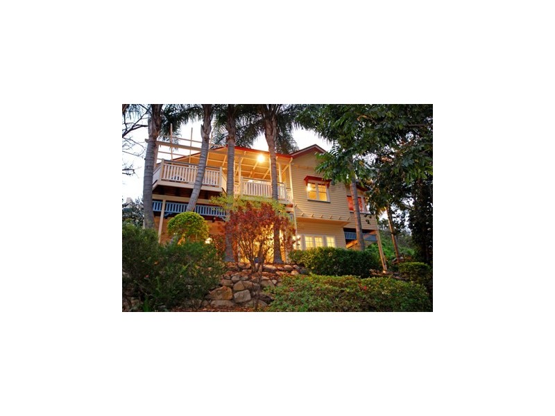 6 Arran Avenue, Hamilton QLD 4007