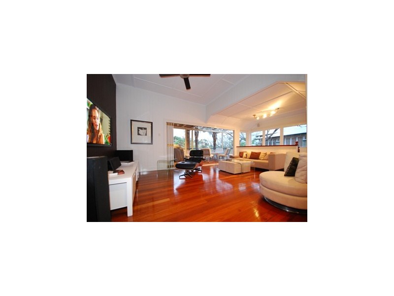 6 Arran Avenue, Hamilton QLD 4007