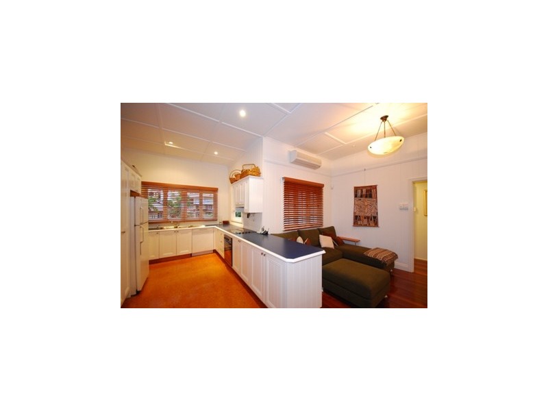 6 Arran Avenue, Hamilton QLD 4007