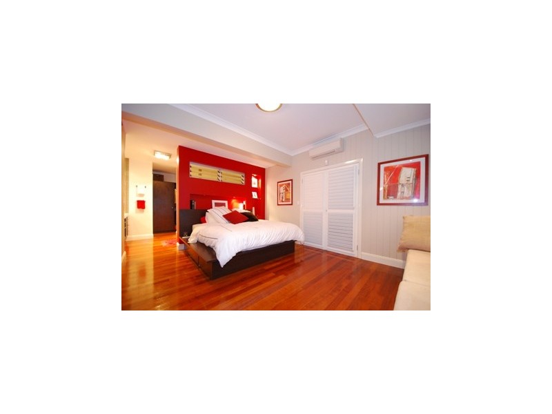 6 Arran Avenue, Hamilton QLD 4007