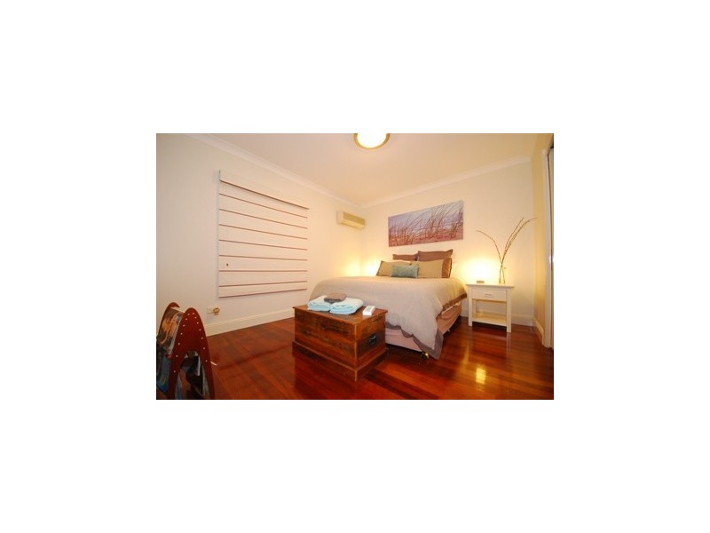 6 Arran Avenue, Hamilton QLD 4007