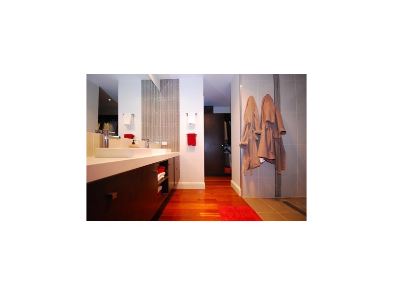 6 Arran Avenue, Hamilton QLD 4007