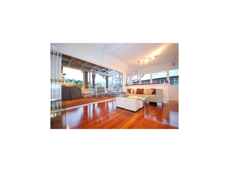 6 Arran Avenue, Hamilton QLD 4007