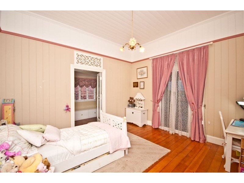 21 Dawn Street, Kedron QLD 4031