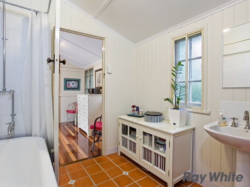 22 Ashbolt Street, Wooloowin QLD 4030