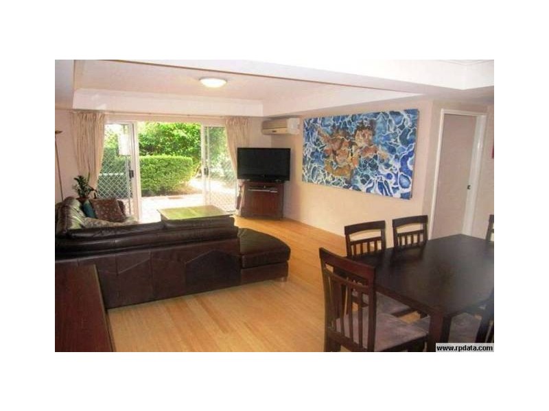 2/27 Dobson Street, Ascot QLD 4007