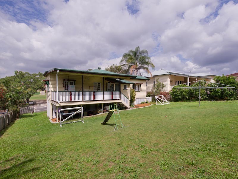 11 Carberry Street, Grange QLD 4051