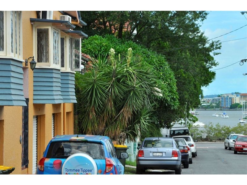 4/23 York (Day) Street, Hamilton QLD 4007