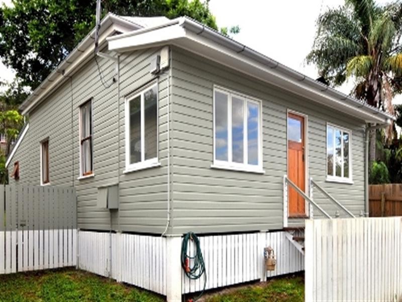 18 Lucy Street, Albion QLD 4010