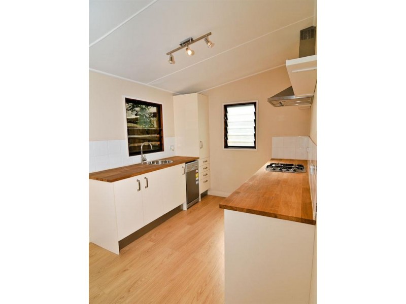 18 Lucy Street, Albion QLD 4010