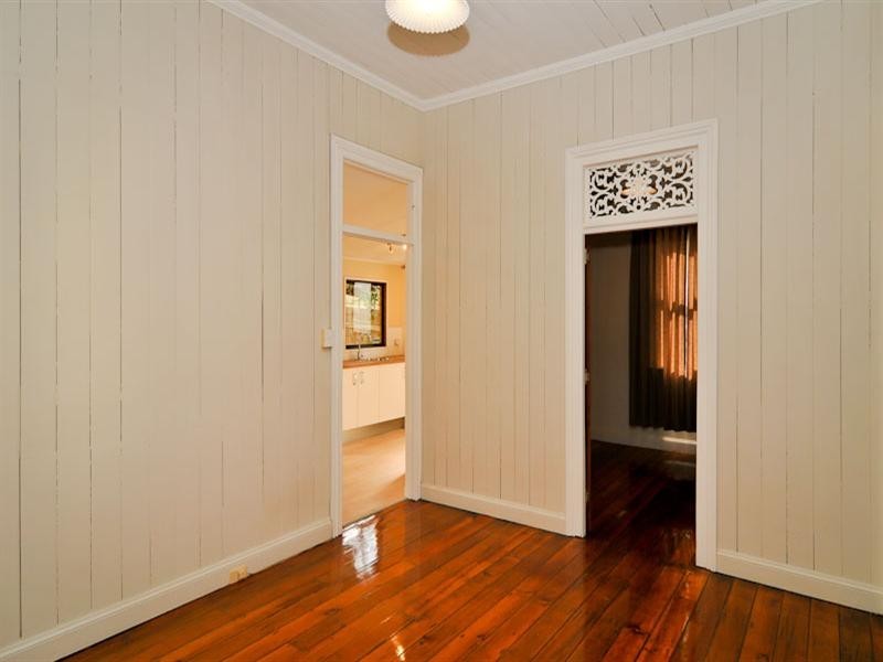 18 Lucy Street, Albion QLD 4010