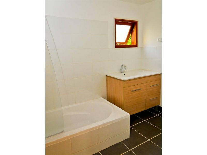 18 Lucy Street, Albion QLD 4010