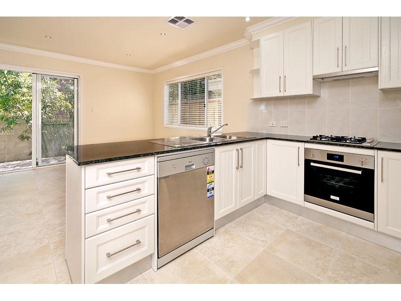 68 Winchester Street, Hamilton QLD 4007