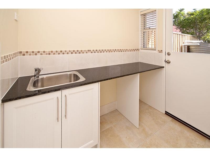 68 Winchester Street, Hamilton QLD 4007