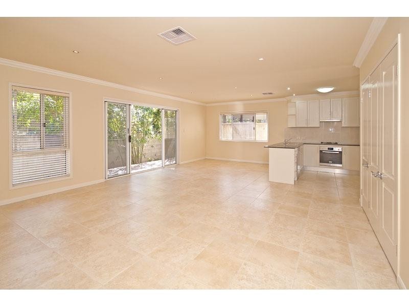 68 Winchester Street, Hamilton QLD 4007