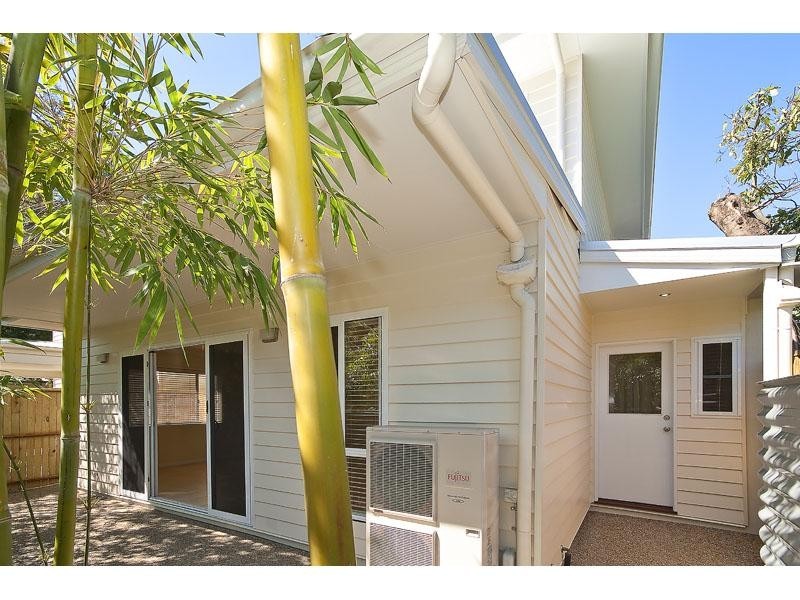 68 Winchester Street, Hamilton QLD 4007