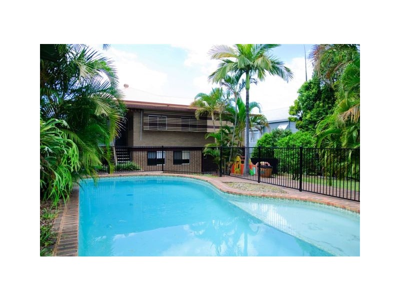 12 Cambridge Street, Nundah QLD 4012