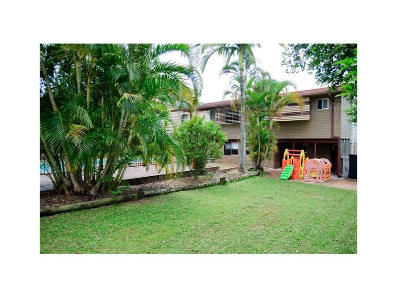 12 Cambridge Street, Nundah QLD 4012