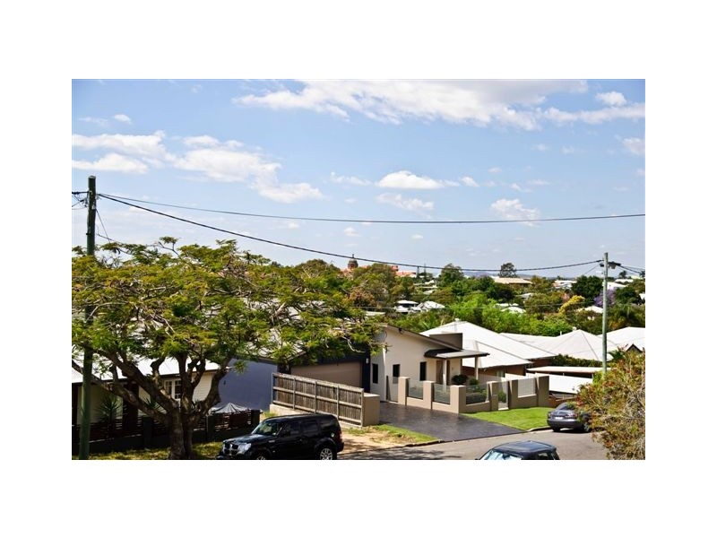 12 Cambridge Street, Nundah QLD 4012