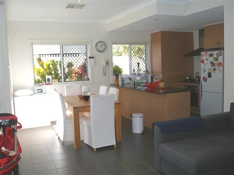 16 Hants Street, Hamilton QLD 4007