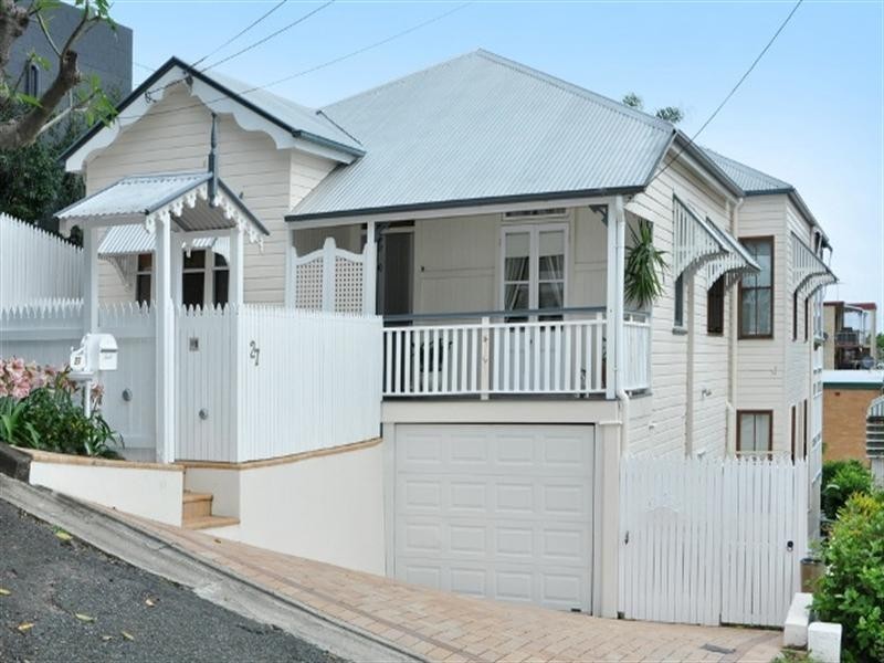 27 Atkinson Street, Hamilton QLD 4007