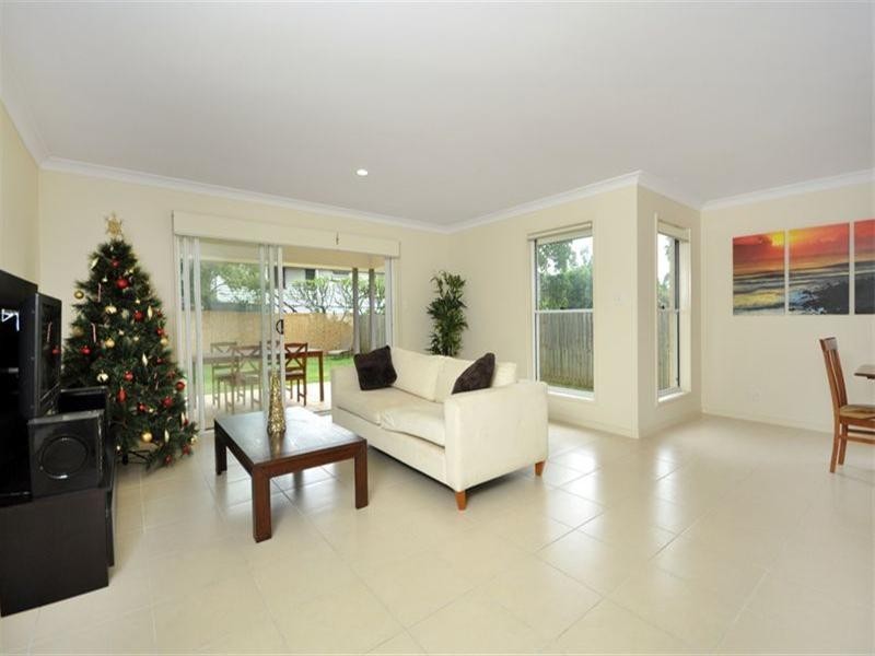 4 Oates Parade, Northgate QLD 4013