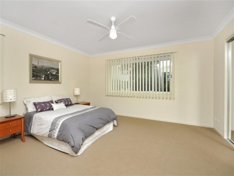 4 Oates Parade, Northgate QLD 4013