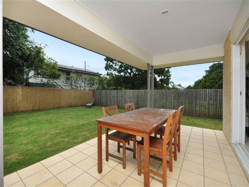 4 Oates Parade, Northgate QLD 4013