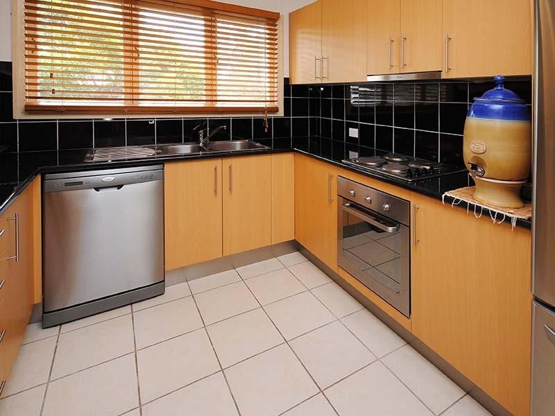 10 Hoxton Street, Arana Hills QLD 4054