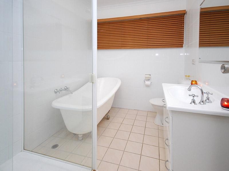 10 Hoxton Street, Arana Hills QLD 4054