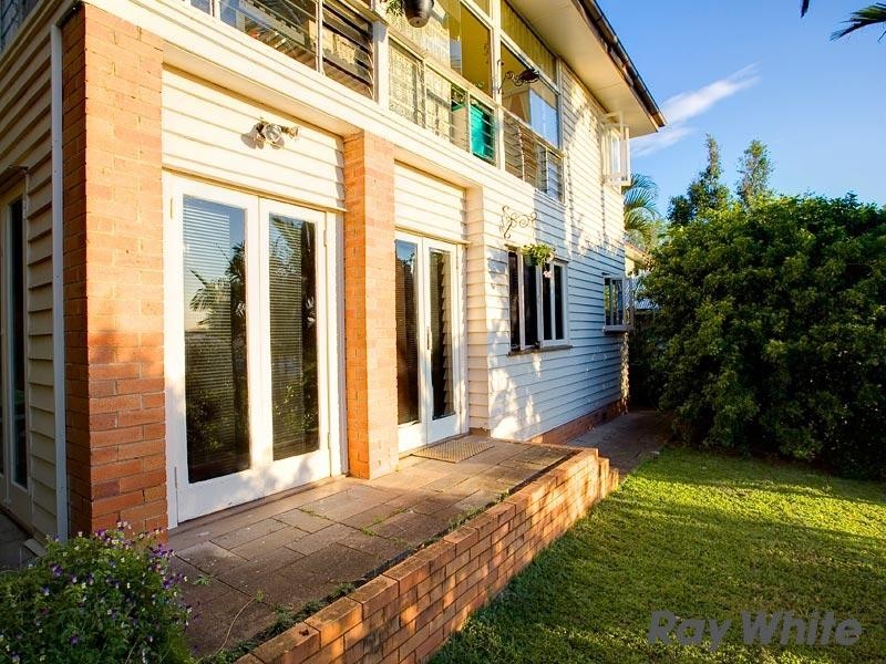 29 Lansdowne Street, Newmarket QLD 4051