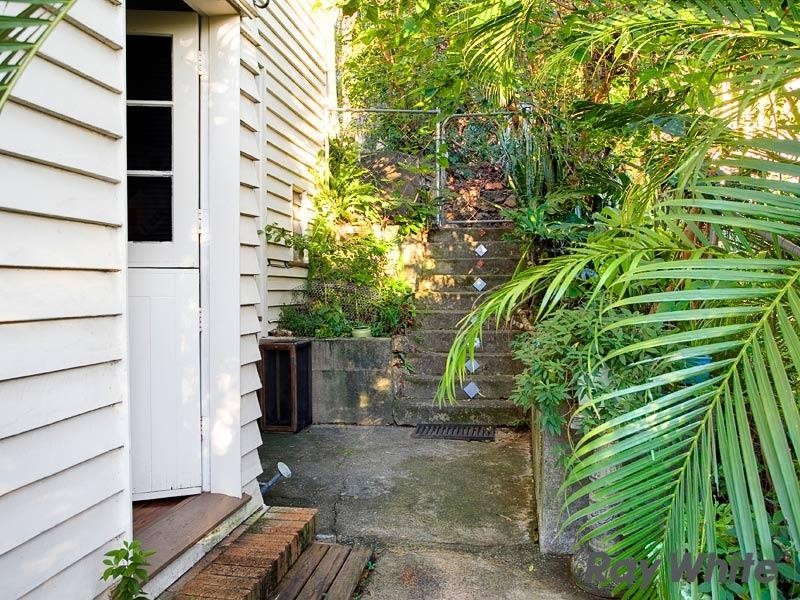 29 Lansdowne Street, Newmarket QLD 4051