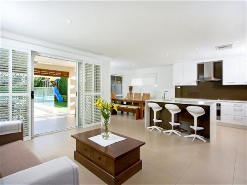 8 McIntyre Street, Hendra QLD 4011