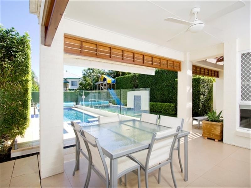 8 McIntyre Street, Hendra QLD 4011